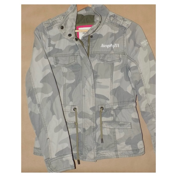 Abercrombie & Fitch Women’s Camo Utility Jacket - Picture 2 of 6